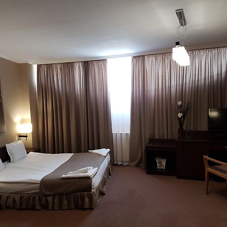 Art Hotel Varna ภายนอก รูปภาพ